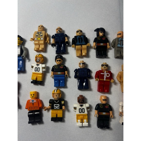 Lot Of 21 Lego Minifigure‎ People-Football,Mario, Halo,Captain,Not All Complete - Picture 3 of 5
